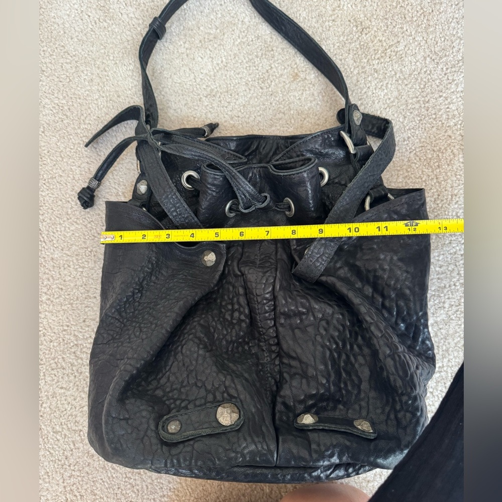 Tylie Malibu black pebbled leather shoulder hobo bag - Picture 12 of 16